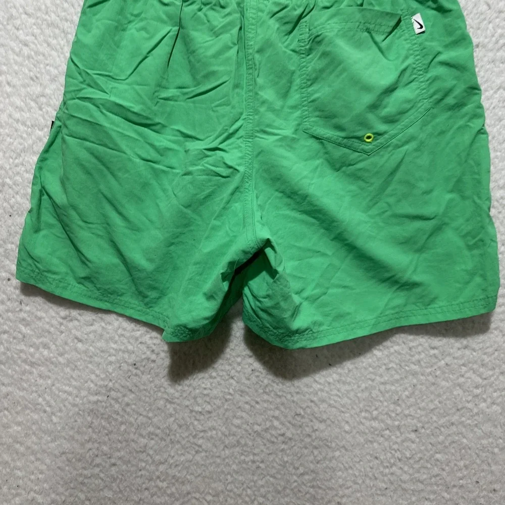 NIKE Swim Shorts Trunks Men's Size M Green Brief-Lined Drawstring Pockets‎ Logo